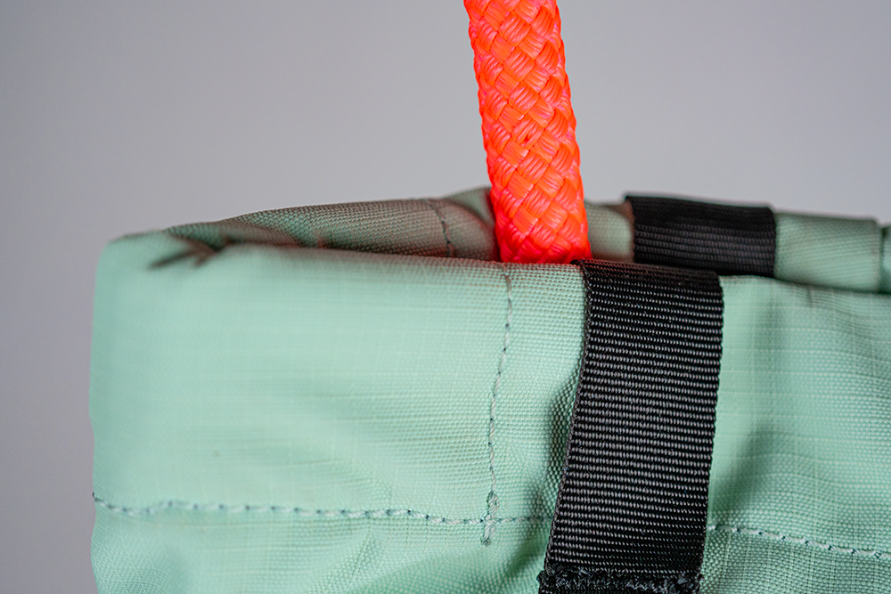 beal-rope-out-sistema-de-porteo-de-cuerda-con-ajuste-clic-clac-para-alpinismo image 2
