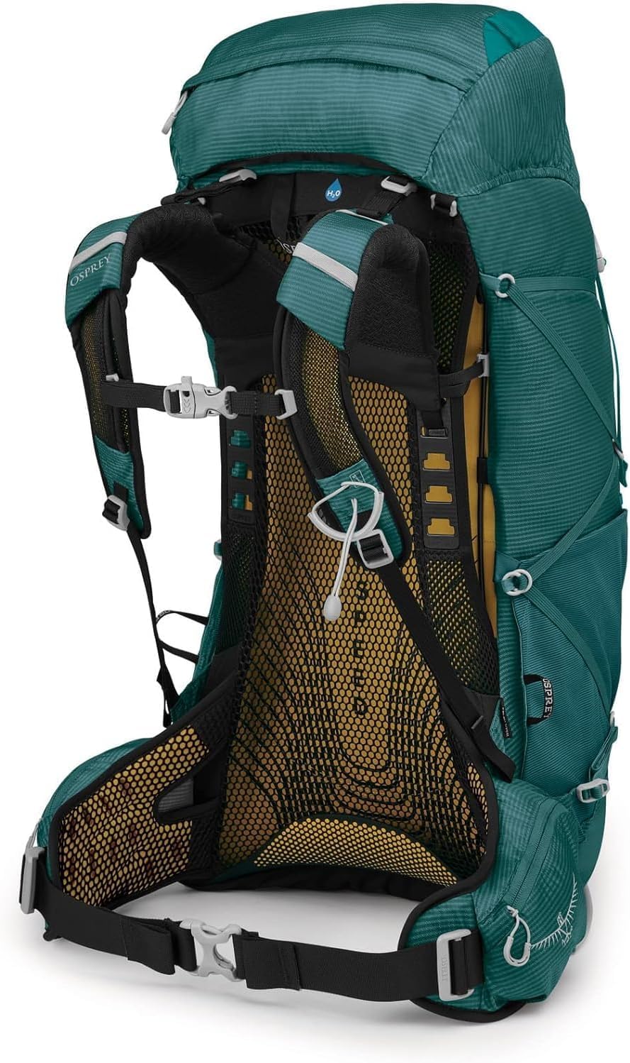 c-a-m-p-outback-5-mochila-de-5-l-negra-con-respaldo-de-malla-y-portabastones image 6