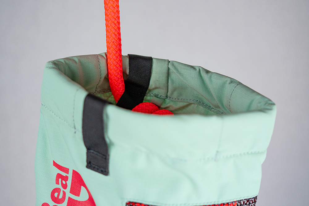 beal-rope-out-sistema-de-porteo-de-cuerda-con-ajuste-clic-clac-para-alpinismo image 3